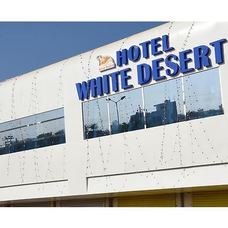 Hotel White Desert Bhuj Esterno foto